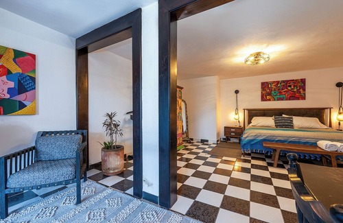 Colonia San Raphael House | La Joya Azul SMA - LGBTQS