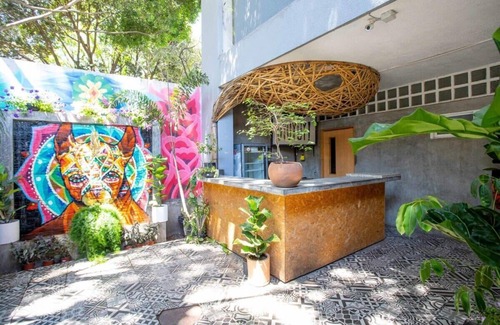 Lafayette House | La Paz & Love Hostel | Private Room l Pet Friendly