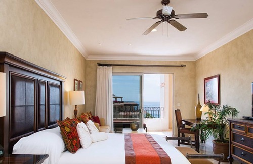 Los Cabos Condo | Large condo, pure luxury, breathtaking views, on Medano beach