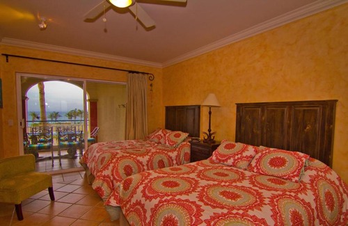 Zona Hotelera House | Las Maanitas E3303 3 BR by Casago
