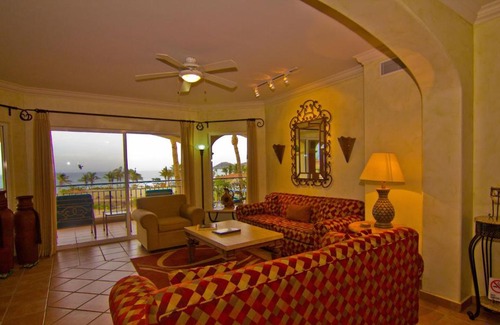 Zona Hotelera House | Las Maanitas E3303 3 BR by Casago