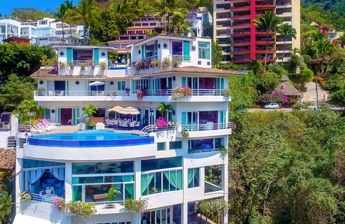 Romantic Zone Villa | Los Muertos Beach Luxury Villa rental for 20 people