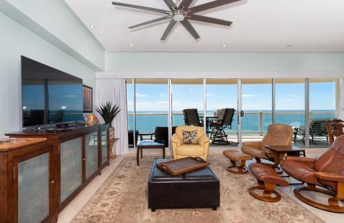 Puerto Penasco Apartment | Luna Blanca 702 by Kivoya