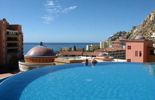 Marina Condo | Luxury 1 Bedroom Accommodation for 4 People On the Pacific Ocean