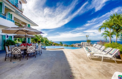 Romantic Zone Villa | Luxury 14 bedroom Villa in Mexico near Los Muertos Beacho