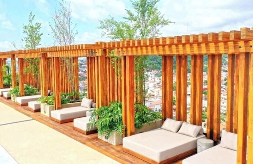 Romantic Zone Apartment | Luxury 2BR, 2 BA in coveted 105° Sailview *
