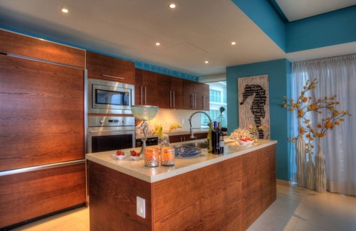 North Hotel Zone Condo | Luxury 3-bedroom condo with AC, fitness room in Puerto Vallarta