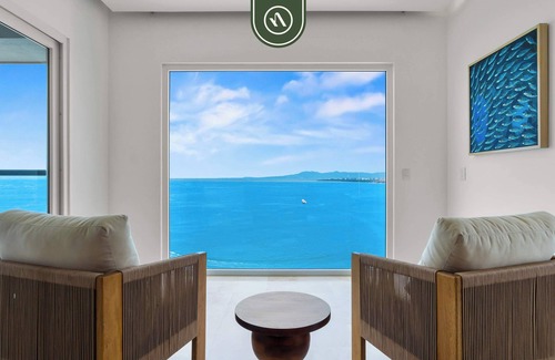 Las Glorias Apartment | Luxury 4 BR Condo Amazing Views - Beach - Pools