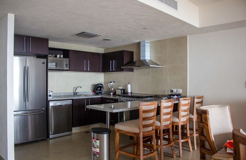 South Hotel Zone Condo | Luxury Condo W/Gorgeous Views of the Pacific Ocean