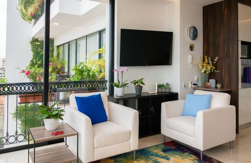 Romantic Zone Condo | Luxury Oceanview Condo, floor to ceiling windows