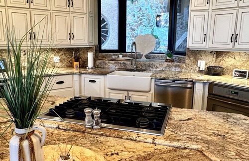 Pedregal Villa | Luxury Villa in Pedregal -Incredible views- Walk to town!