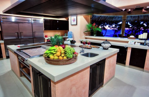 Sayulita Villa | Luxury villa with private beach and swimming pool near charming Sayulita.