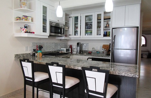 Amapas Condo | Magnificent Ocean Front 1 Bedroom Steps from Los Muertos Beach