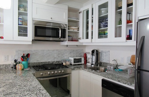 Amapas Condo | Magnificent Ocean Front 1 Bedroom Steps from Los Muertos Beach