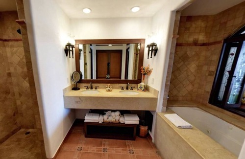 Los Cabos Apartment | Master One Bedroom at Hacienda Encantada