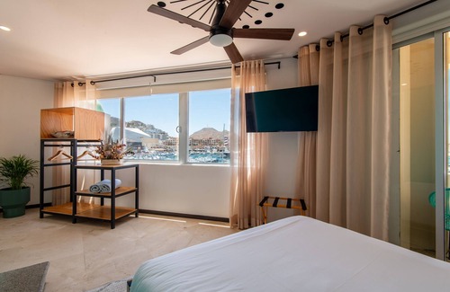 Marina Hostel | Mayan Monkey Los Cabos | Social Hotel