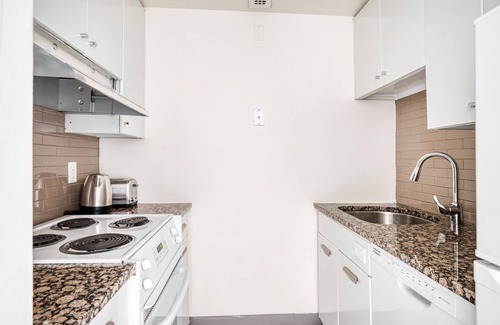 Prudential - St. Botolph Apartment | Modern Back Bay Studio w/Gym, W/D near Newbury St by Blueground