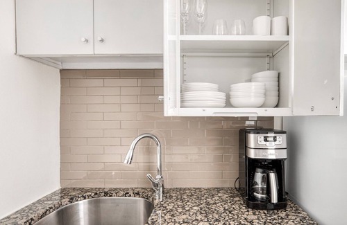 Prudential - St. Botolph Apartment | Modern Back Bay Studio w/Gym, W/D near Newbury St by Blueground