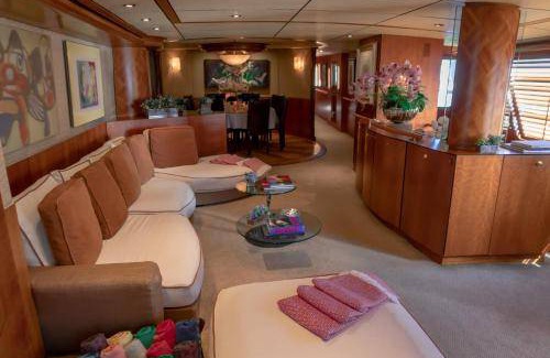 La Paz Boat Rental | 242 m² Houseboat ∙ 5 bedrooms ∙ 10 guests