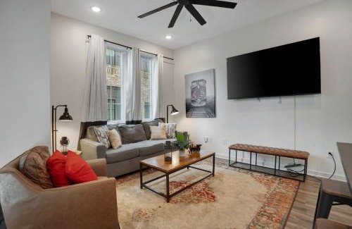 Cleveland Park House | Nashville Group Getaway - 2 Homes Rooftops 28