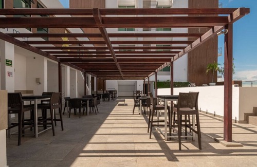 Mazatlan Apartment | Navias 103 A · Departamento con alberca en planta