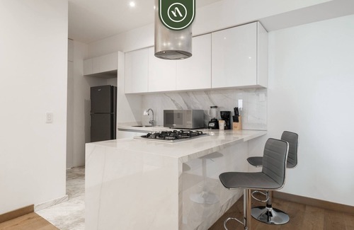 Hipodromo Condesa Apartment | New 2 BR Condo in Condesa - Pool - City Skyline