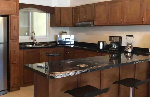 El Tezal Apartment | New Condo - 5 minute walk to the beach!