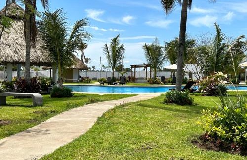Boulevard Barra Vieja House | New Modern Acapulco Diamante House Getaway with Pool View and Beach Club