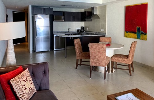 Puerto Vallarta Apartment | Ocean front Apartment Grand Venetian 1