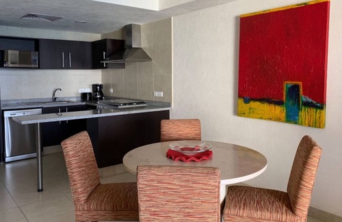 Puerto Vallarta Apartment | Ocean front Apartment Grand Venetian 1
