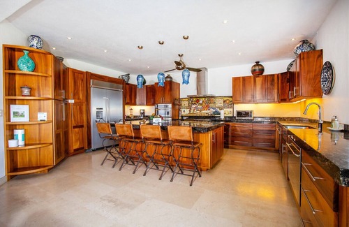 North End House | Ocean views, breathtaking sunsets, gorgeous villa