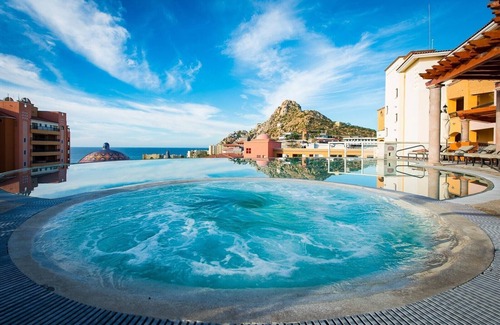 Marina Resort | Oceanview PENTHOUSE Suite—Playa Grande Resort —Thanksgiving week.