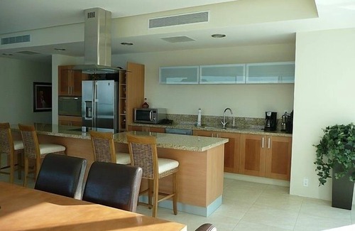 North Hotel Zone Condo | Peninsula Vallarta-Luxurious/Huge Oceanfront Condo w/Spectacular View