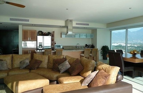 North Hotel Zone Condo | Peninsula Vallarta-Luxurious/Huge Oceanfront Condo w/Spectacular View