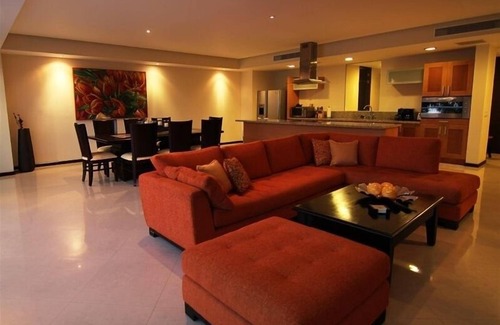 North Hotel Zone Condo | Peninsula Vallarta - Best Valued Beachfront Condo
