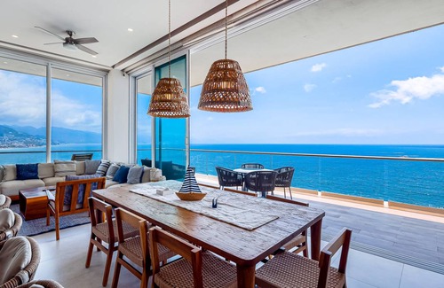 Las Glorias House | Penthouse ∙ 4 bedrooms ∙ 10 guests