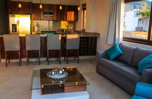 Cerro Condo | Penthouse in the heart of Gringo Gulch