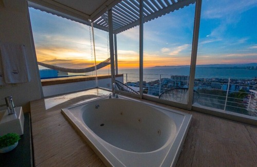 Romantic Zone Apartment | PH Infinity View “Zona Romántica”