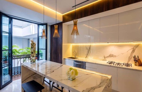 Romantic Zone Condo | PIER 57 - 710 | 2BR Amazing & Luxurious Penthouse