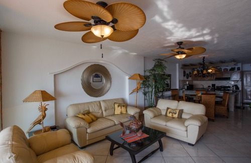 Amapas Condo | Playa Bonita Casa de los Abuelos located on Los Muertos Beach 2BD Condo for rent