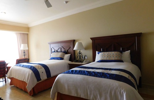 Paraiso Escondido Resort | Pueblo Bonito Sunset Beach 1 Bedroom Suite Sleeps 6-Cabo San Lucas