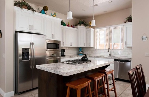 Washington Apartment | Red Cliffs