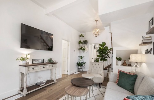 East Central House | Relax & Reset In a Fresh, Cozy Home in Sugarhouse