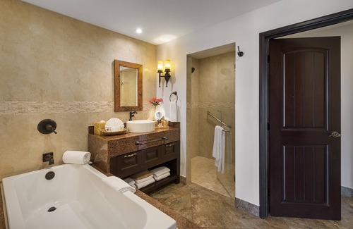 Los Cabos Villa | Residential Home with Private Pool, Hot Tub, Butler, Outdoor Bar and BBQ.