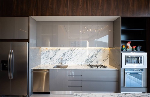 Romantic Zone Condo | Ritzy Pier 57 Penthouse Ocean Views Romantic Zone