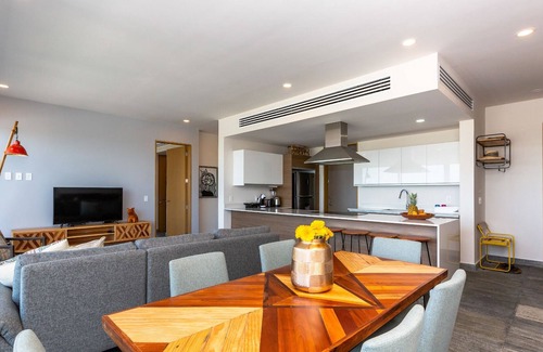 Zona Hotelera Apartment | RIVA 508 · Ocean view condo - Beach, pool & jacuzzi!