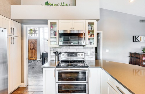 Warner Ranch House | Saltwater Pool & Grill: Tempe Retreat!