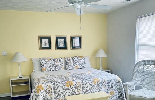 Northeast Virginia Beach House | Sea Home Short Walk to Beach