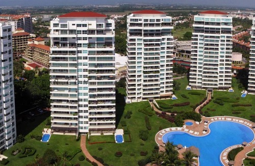 Marina Vallarta Apartment | Shangri La Luxury Penthouse Condominiums by Cheap Getaway