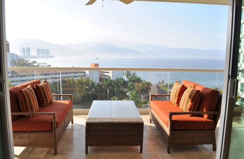 Marina Vallarta Condo | Shangri-La: Relax and Enjoy a Family Friendly Environment